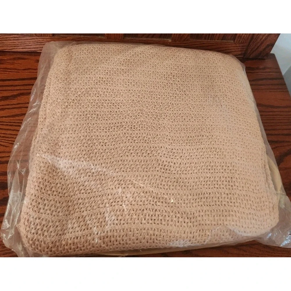 NOS Vintage Pepperell Woven Aire Blanket‎ Tan Twin Size 66x90 Sealed USA Made